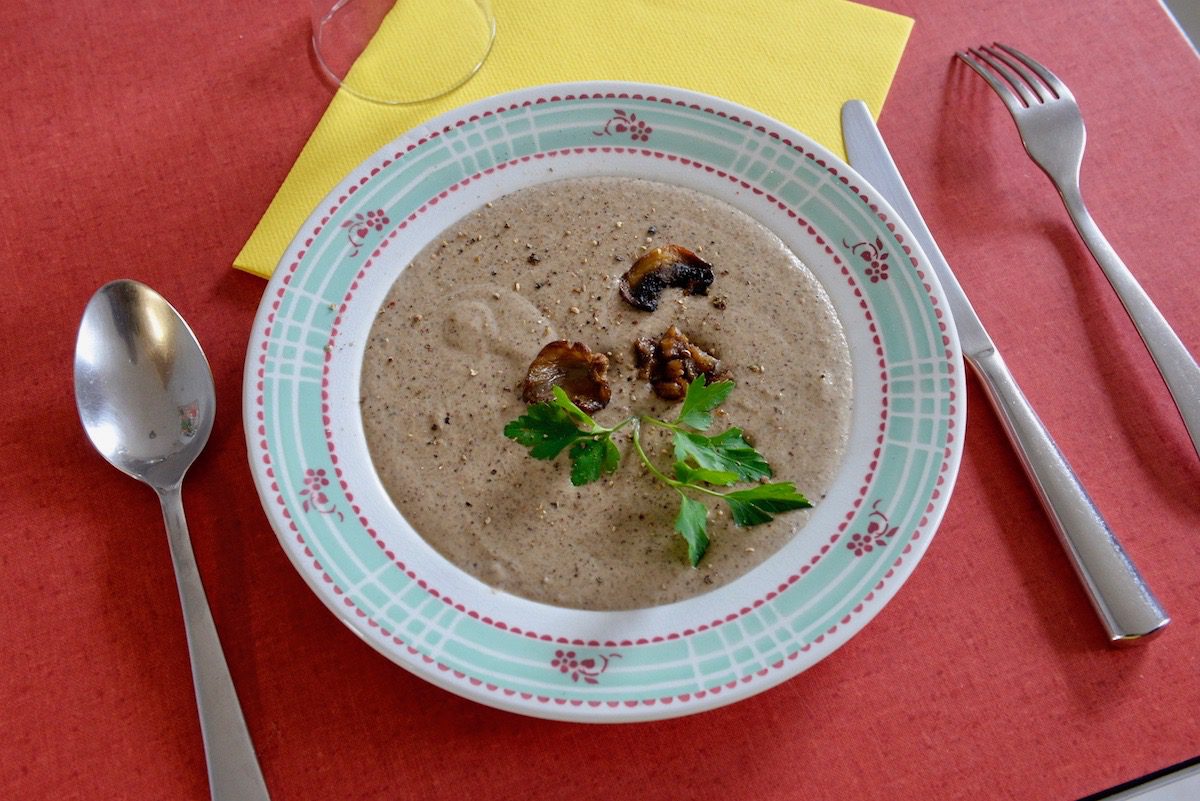 Muriel Brevet Du Restaurant Le Porte Potveloute Champignons Chataignes Expressions