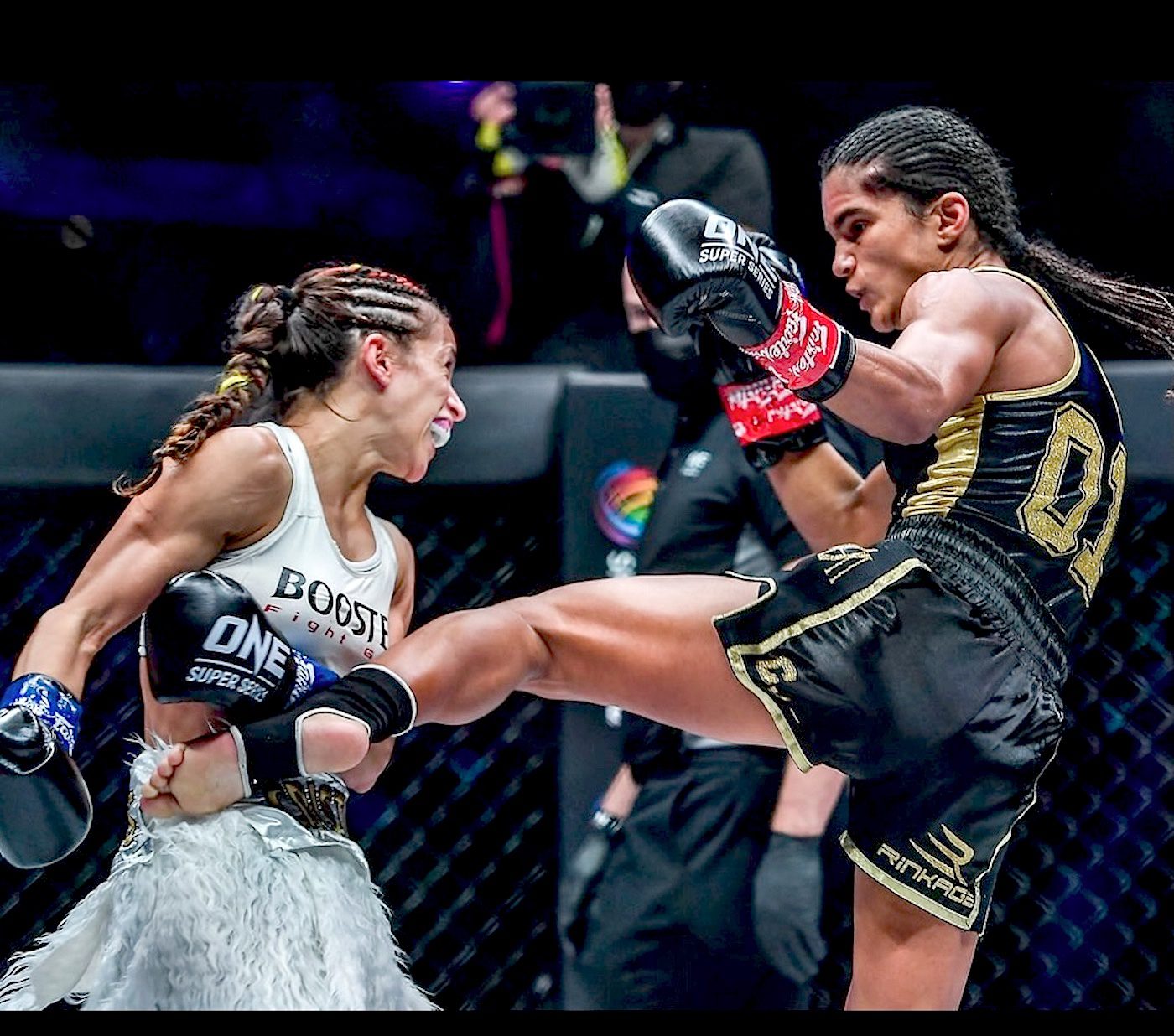Thaïlande: les femmes dans le milieu de la boxe - Reportage